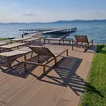Platan With Lakeview Homestay
