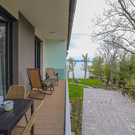 Δωμάτια σε οικογενειακή κατοικία Platan With Lakeview *