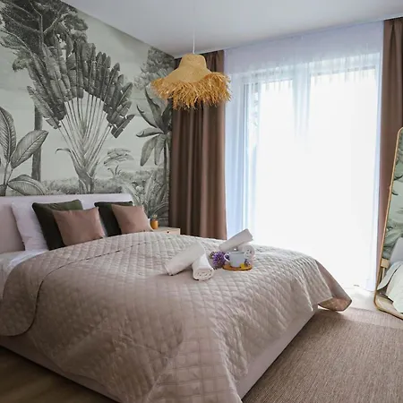 Platán With Lakeview Habitación en casa particular