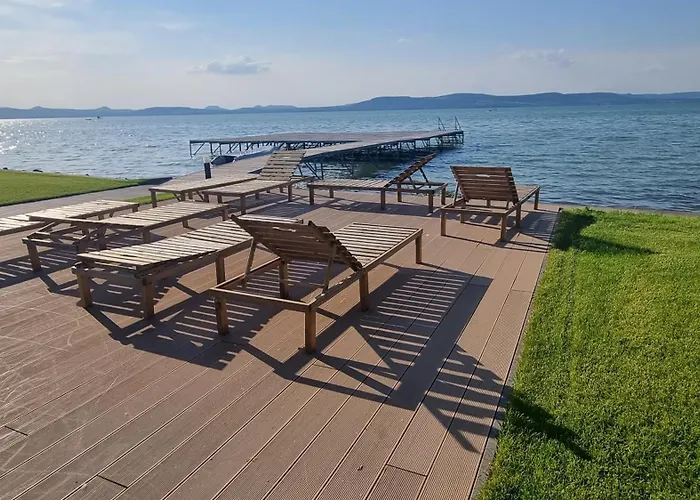 Platán With Lakeview Alloggio in famiglia